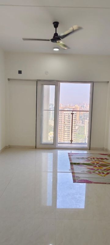 Room in 3 BHK Apartment at Shreeji Atlantis, Malad West – for Rent