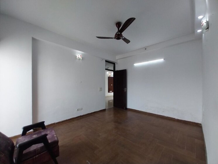 Room, purvanchal-royal-park 3 Bedroom 1725 Sq.Ft. Apartment In Sector 137 Noida 9774069