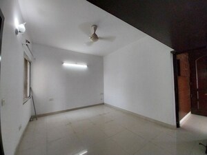 Room in 3 BHK Apartment at Purvanchal Royal Park, Sector 137 – for Rent