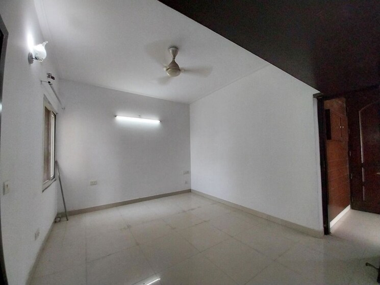 Room, purvanchal-royal-park 3 Bedroom 1725 Sq.Ft. Apartment In Sector 137 Noida 9774069