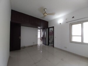 Room in 3 BHK Apartment at Purvanchal Royal Park, Sector 137 – for Rent