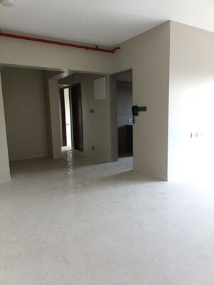 Room in 3 BHK Apartment at Kabra Diamante, Goregaon West – for Rent