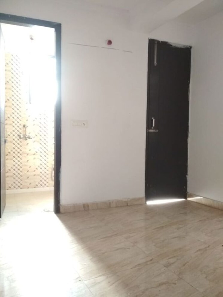Room, neb sarai 3 Bedroom 1300 Sq.Ft. Builder Floor In Neb Sarai Delhi 9774099