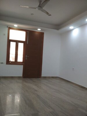 Room in 3 BHK Builder Floor at Neb Sarai – for Rent