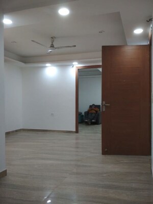 Room in 3 BHK Builder Floor at Neb Sarai – for Rent