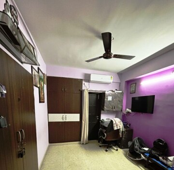 Room in 2 BHK Apartment at Bariatu – for Sale