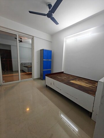 Room in 3 BHK Apartment at ROF Amaltas, Sector 92 – for Rent