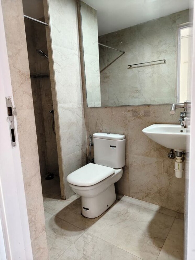 Bathroom, hiranandani-canary 2.5 Bedroom 920 Sq.Ft. Apartment In Ghodbunder Road Thane 9774175
