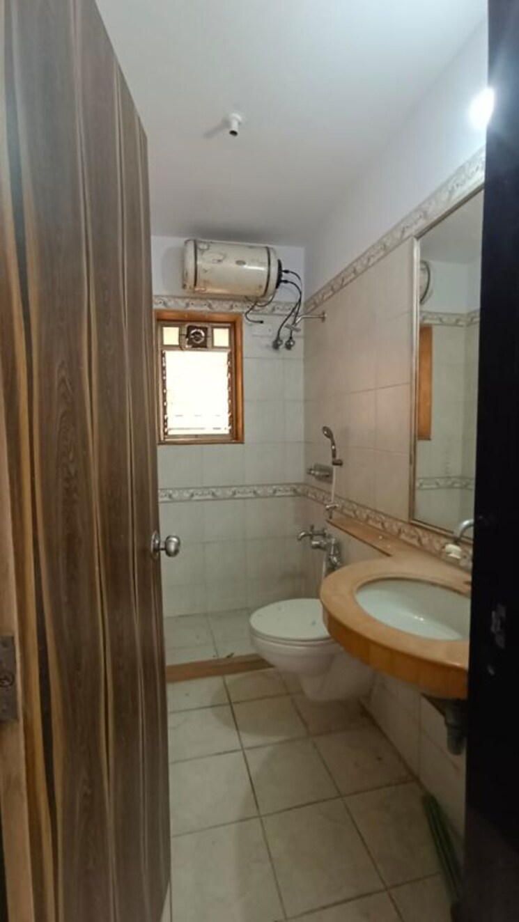 Bathroom, raheja-solitaire 2 Bedroom 1200 Sq.Ft. Apartment In Goregaon West Mumbai 9774186