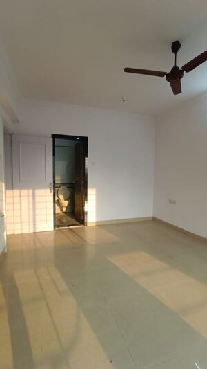 Master Bedroom in 3 BHK Apartment at Raheja Solitaire, Goregaon West – for Sale
