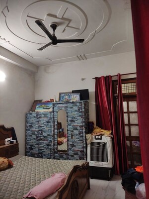 Bedroom in 2 BHK Villa at Gomti Nagar – for Rent