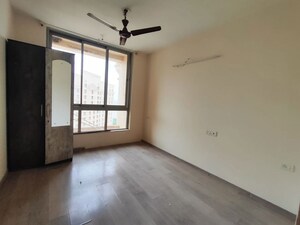 Room in 3 BHK Apartment at Hiranandani Annora, Ghodbunder Road – for Rent