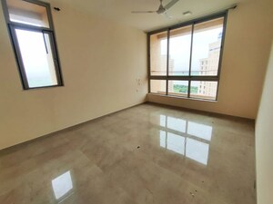 Room in 3 BHK Apartment at Hiranandani Annora, Ghodbunder Road – for Rent