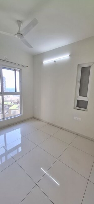 Room in 3 BHK Apartment at Godrej Park Ridge, Manjari – for Rent