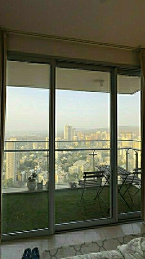 Room in 3 BHK Apartment at Oberoi Exquisite Goregaon, Goregaon East – for Rent