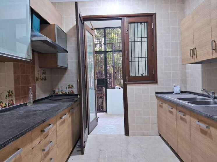 Kitchen, hemkunt colony 3 Bedroom 2500 Sq.Ft. Builder Floor In Hemkunt Colony Delhi 9774255