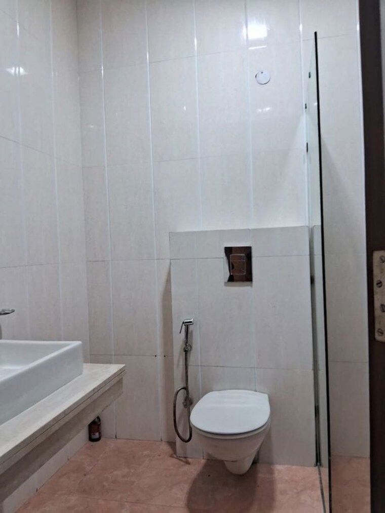 Bathroom, hemkunt colony 3 Bedroom 2500 Sq.Ft. Builder Floor In Hemkunt Colony Delhi 9774255