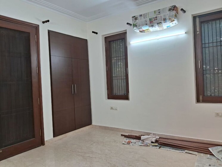 Room, hemkunt colony 3 Bedroom 2500 Sq.Ft. Builder Floor In Hemkunt Colony Delhi 9774255