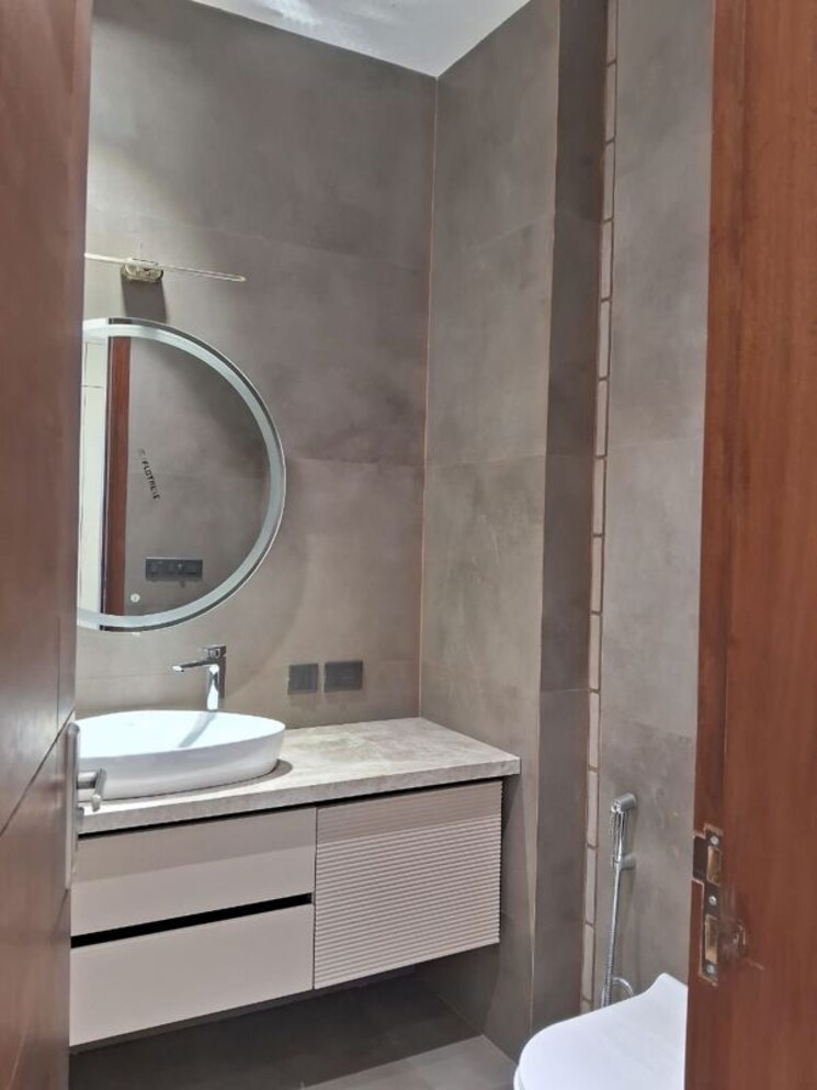 Bathroom, greater kailash i 3 Bedroom 1800 Sq.Ft. Builder Floor In Greater Kailash I Delhi 9774264