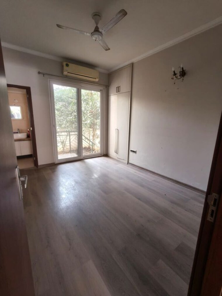 Room, central-park-flower-valley-aqua-front-towers 3 Bedroom 1789 Sq.Ft. Builder Floor In Sohna Sector 33 Gurgaon 9774300
