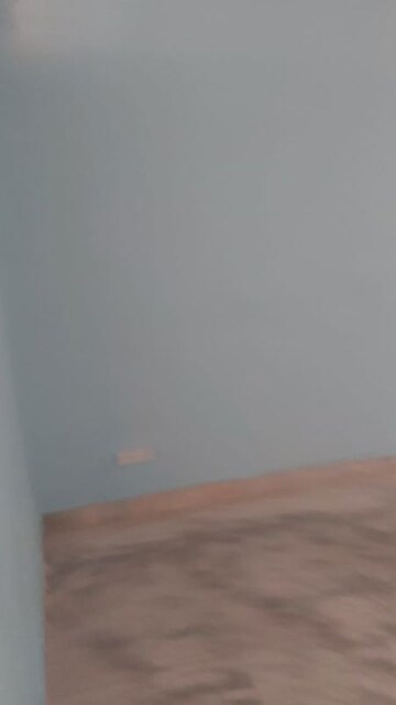 Furnished Amenities in 2.5 BHK Builder Floor at Mayur Vihar – for Rent