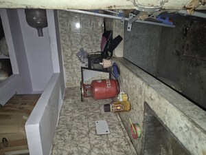 Master Bedroom in 1.5 BHK Builder Floor at Mayur Vihar – for Rent