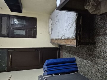 Bedroom in 1.5 BHK Builder Floor at Mayur Vihar – for Rent