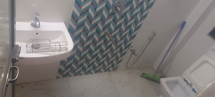 Bathroom, sun-swept 2 Bedroom 750 Sq.Ft. Apartment In Andheri West Mumbai 9774344
