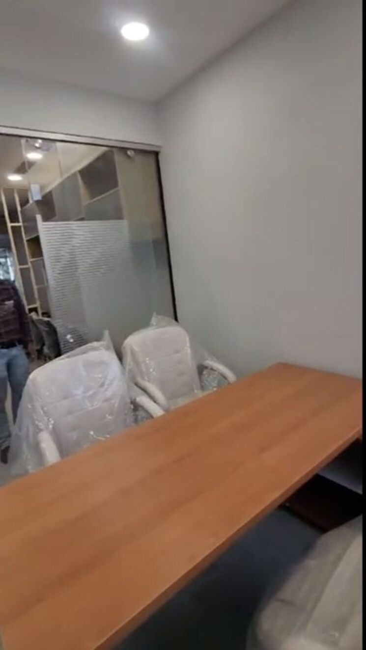 Team Area, alphathum Commercial Office Space 532 Sq.Ft. In Sector 90 Noida 9774366