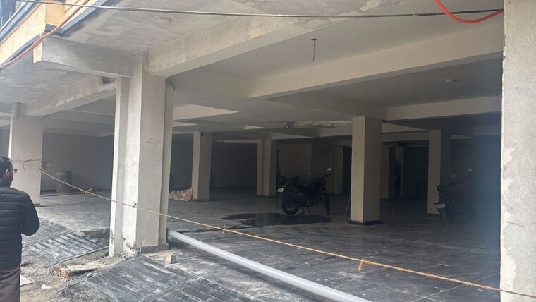  Parking, kulesara noida 6+ Bedroom 104 Sq.Yd. Independent House In Kulesara Noida Noida 8986891