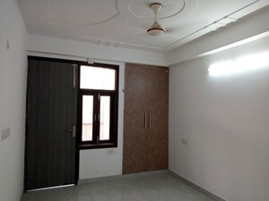 Room in 6+ BHK Independent House at Kulesara Noida – for Sale