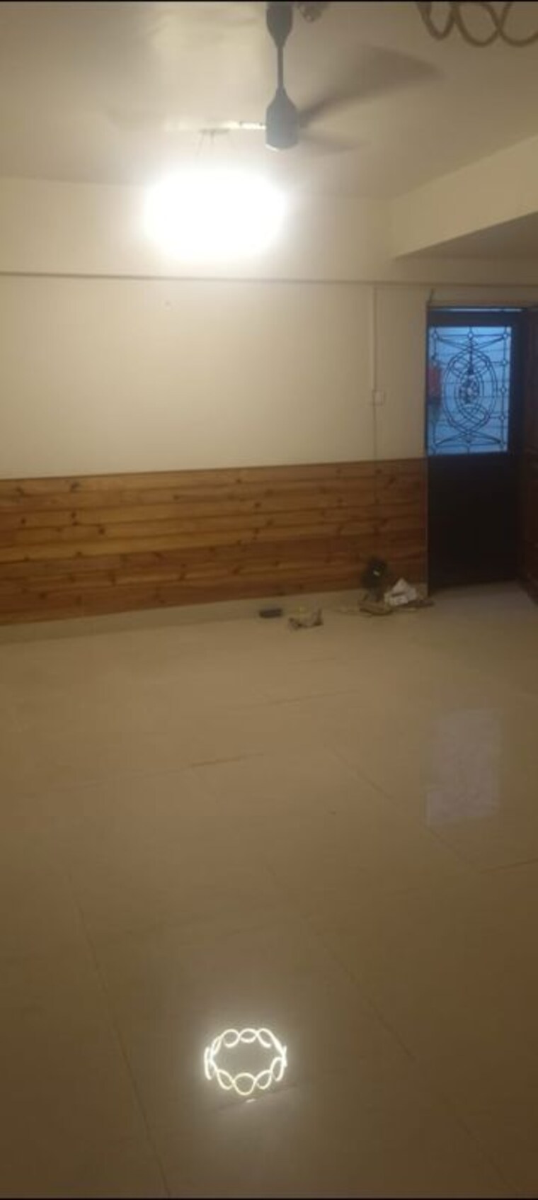 Room, sun-swept 2 Bedroom 750 Sq.Ft. Apartment In Andheri West Mumbai 9774373