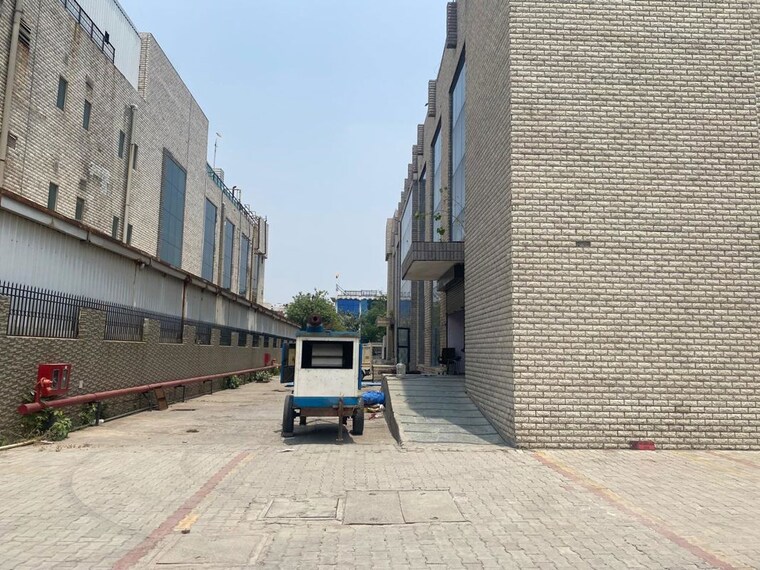 Exterior View, sector 80 Commercial Warehouse 50000 Sq.Ft. In Sector 80 Noida 9774387