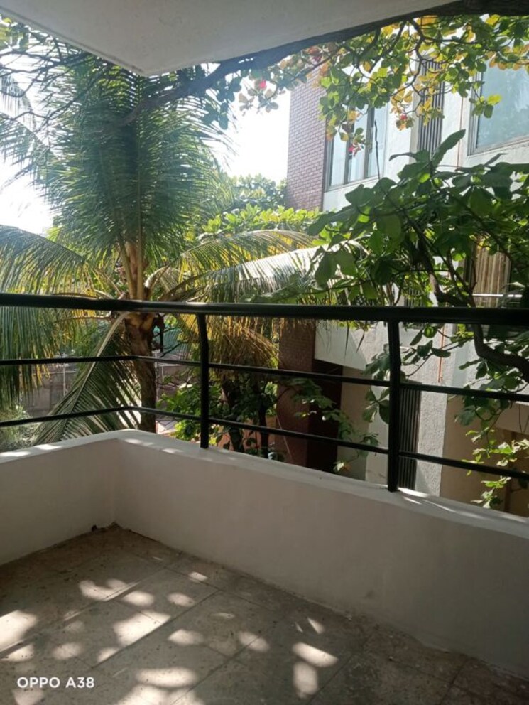 Balcony, juhu 2 Bedroom 1260 Sq.Ft. Apartment In Juhu Mumbai 9774406