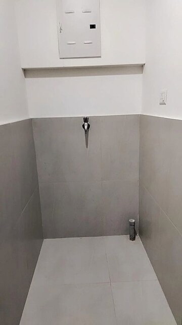 Bathroom in 2 BHK Apartment at Amanora Gold Towers, Hadapsar – for Sale