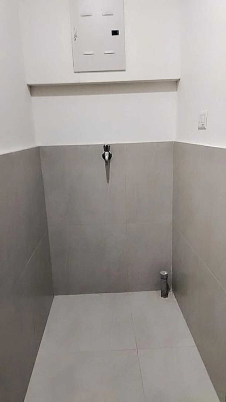 Bathroom, amanora-gold-towers 2 Bedroom 930 Sq.Ft. Apartment In Hadapsar Pune 9774389