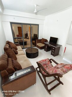 2 BHK Apartment For Sale in Amanora Gold Towers