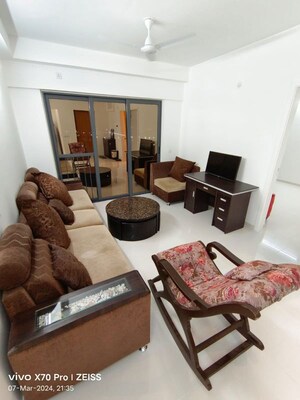 2 BHK Apartment For Sale in Amanora Gold Towers, Hadapsar