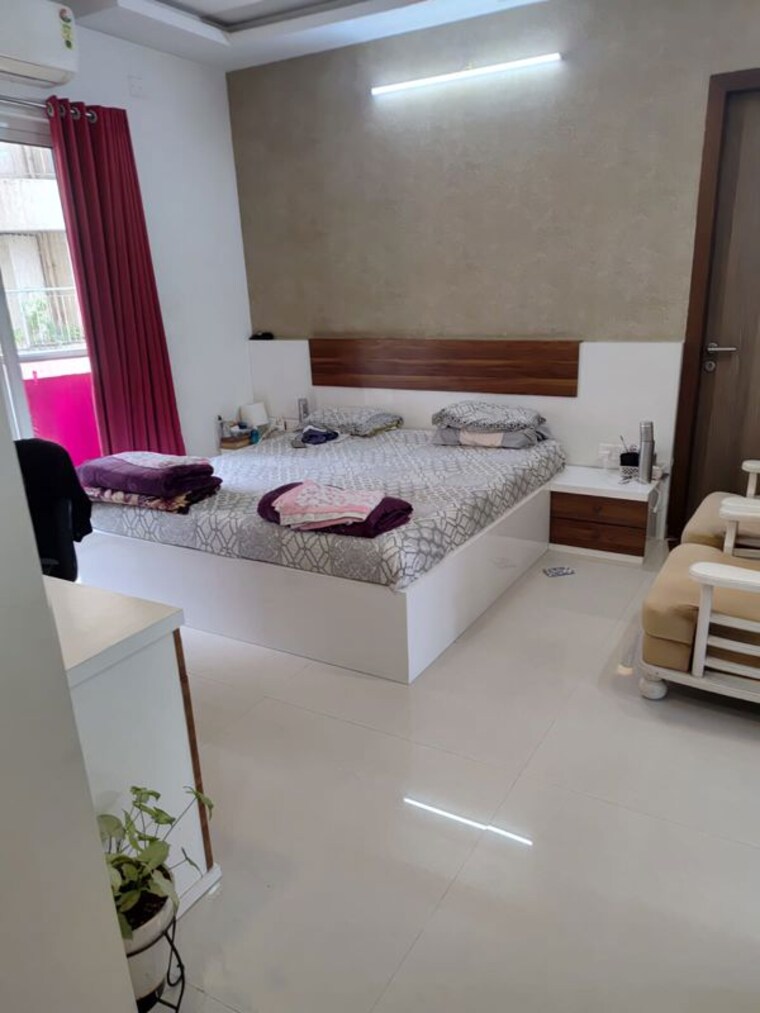 Bedroom, dosti-majesta 4 Bedroom 1710 Sq.Ft. Apartment In Ghodbunder Road Thane 9774416