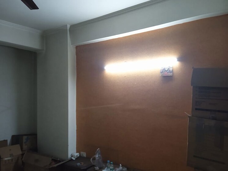 Room, arun-vihar 1 RK 251 Sq.Ft. Apartment In Sector 29 Noida 9774419