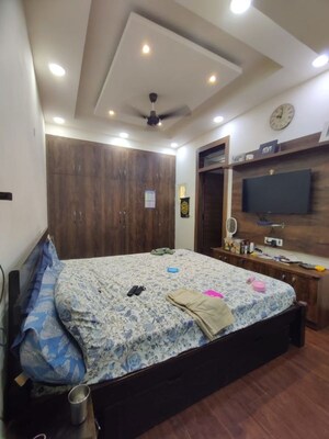 Bedroom in 1.5 BHK Apartment at Arun Vihar Sector 37, Sector 37 – for Rent