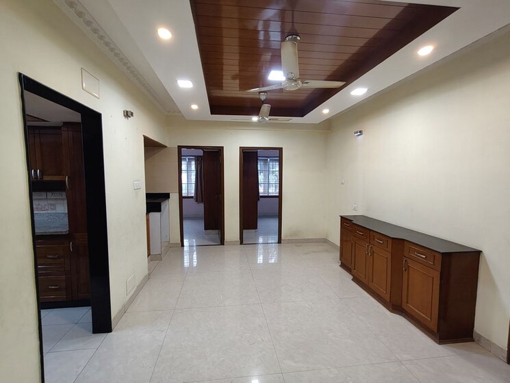 Room, ashok nagar 3.5 Bedroom 2000 Sq.Ft. Apartment In Ashok Nagar Chennai 9722321