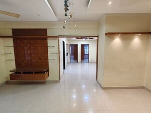 Room in 3.5 BHK Apartment at Ashok Nagar – for Rent