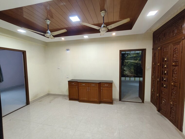 Room, ashok nagar 3.5 Bedroom 2000 Sq.Ft. Apartment In Ashok Nagar Chennai 9722321