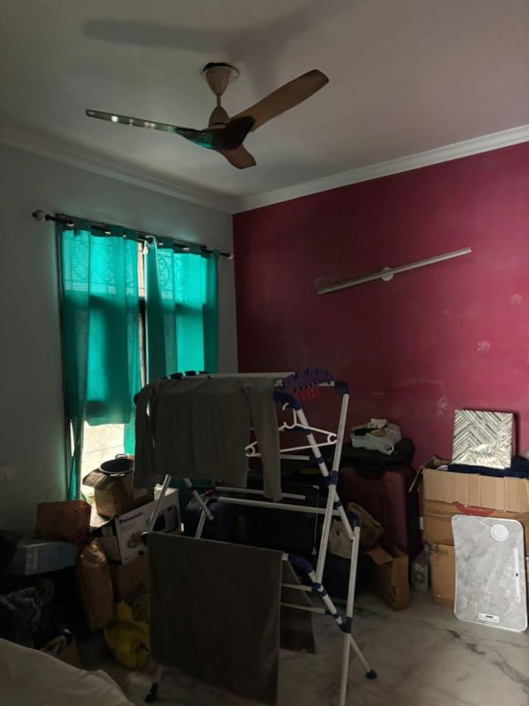 Living Room, unitech-south-city-ii 3 Bedroom 240 Sq.Yd. Builder Floor In Sector 50 Gurgaon 9774440