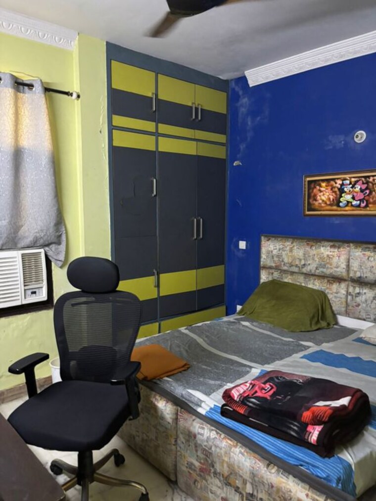 Team Area, unitech-south-city-ii 3 Bedroom 240 Sq.Yd. Builder Floor In Sector 50 Gurgaon 9774454