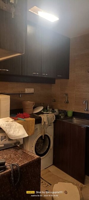 Master Bedroom in 2 BHK Apartment at Andheri West – for Rent