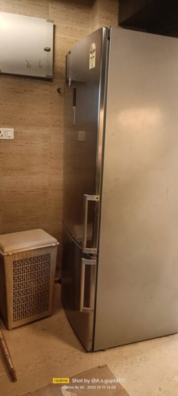 Bathroom in 2 BHK Apartment at Andheri West – for Rent