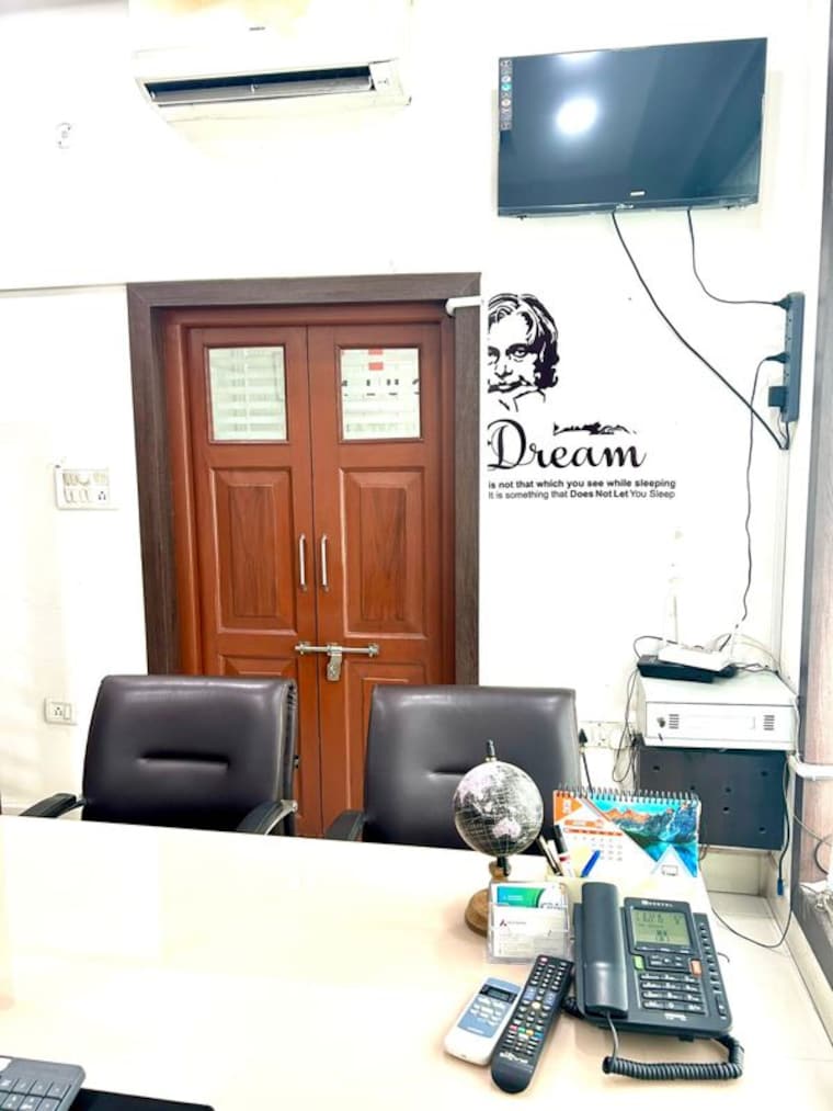 Floor Plan, hazratganj Commercial Office Space 650 Sq.Ft. In Hazratganj Lucknow 9774499