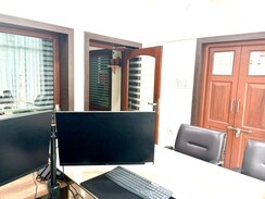 Office Space For Rent in Hazratganj